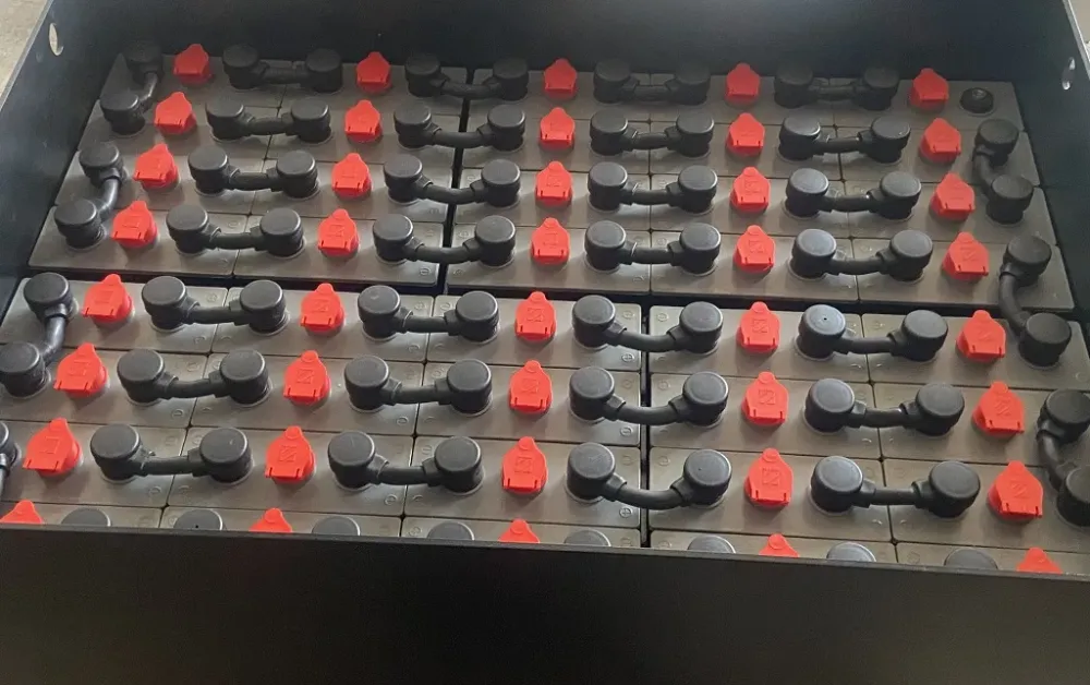 Перемычка АКБ гибкая 35x130 с заглушками