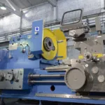 Стикер безопасности "Работать в защитных наушниках ", "Шумное производство", 66х66 мм На клейкой основе