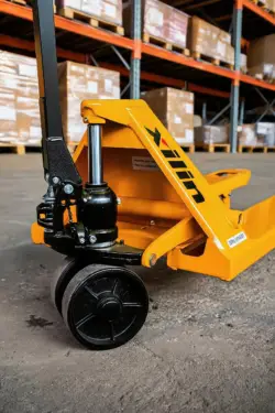 Тележка гидравлическая Xilin DF2500 (г/п 2.5тн, укороченные вилы 800 мм, колеса полиуретан двойные) | PUx2PU